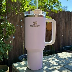 Stanley Quencher H2.0 FlowState 40oz Tumbler Wisteria Purple